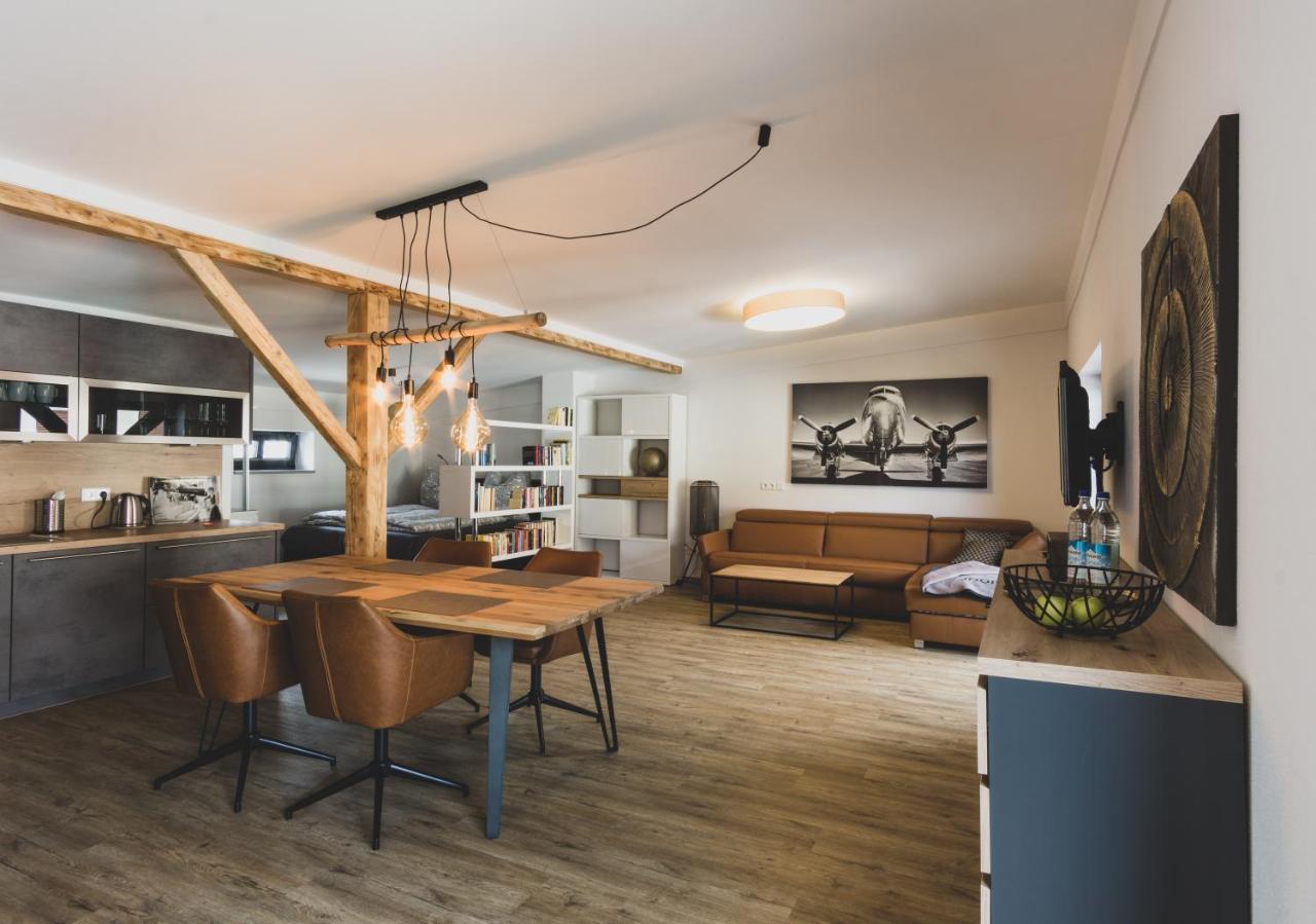 Modernes Loft vor den Toren des Chiemgaus Tacherting Exterior foto