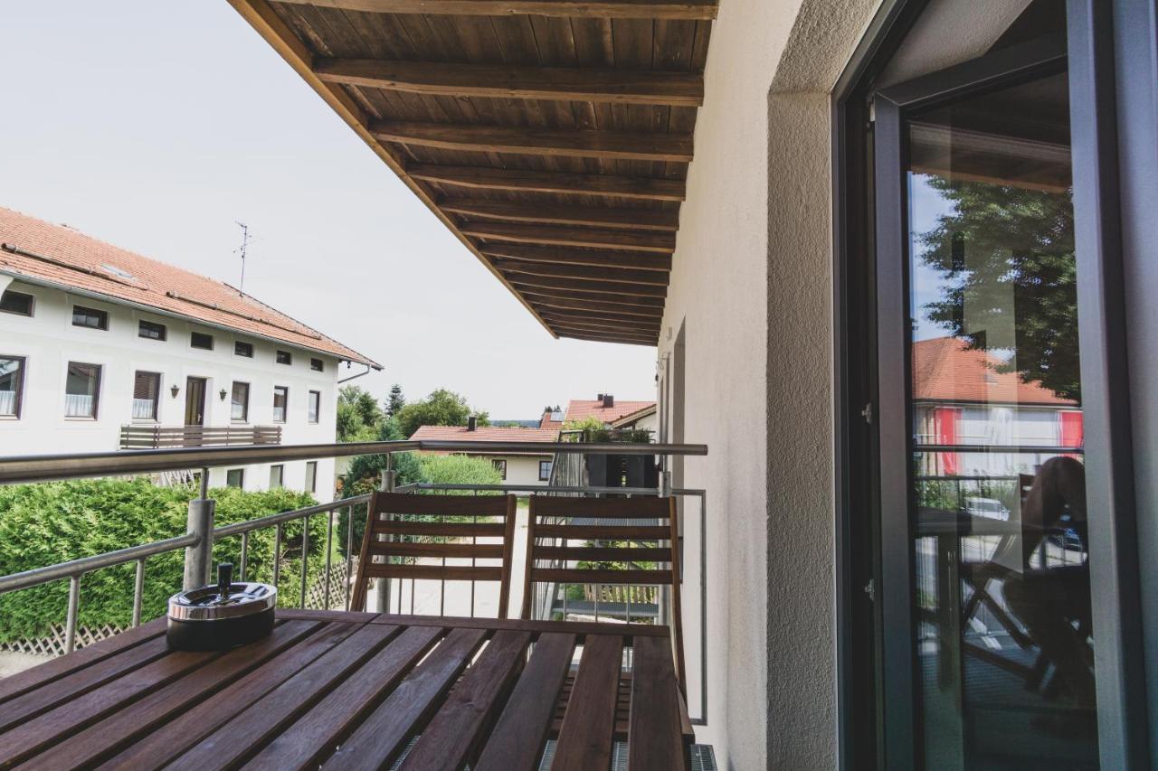Modernes Loft vor den Toren des Chiemgaus Tacherting Exterior foto