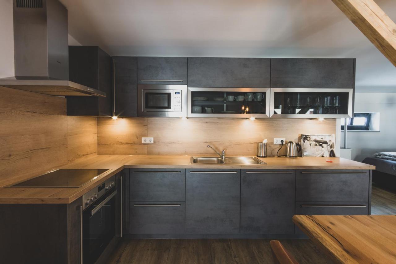 Modernes Loft vor den Toren des Chiemgaus Tacherting Exterior foto